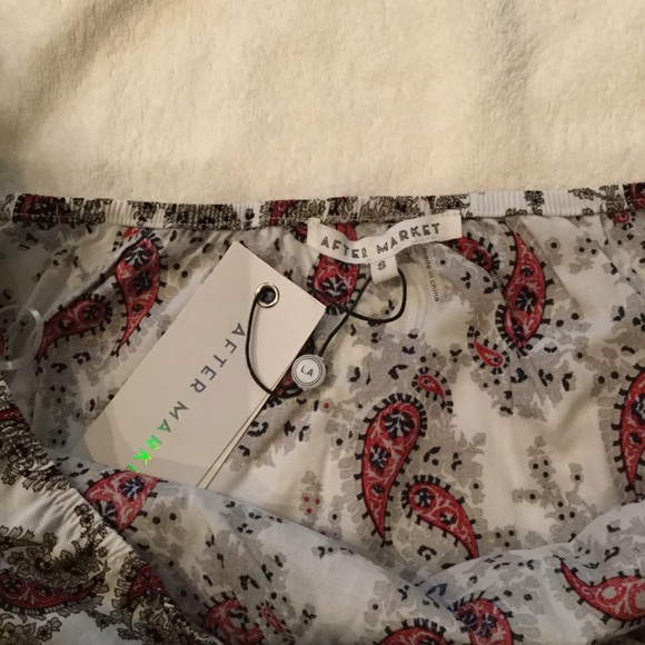 NEW! AFTER MARKET Paisley Cold Shoulder Top - Picture 6 of 8